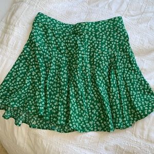 Hollister ultra high rise floral green mini skort